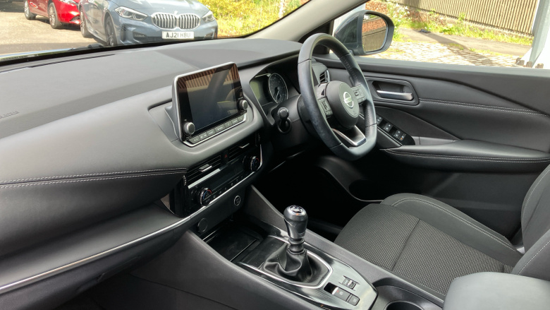 Nissan Qashqai 1.3 DiG-T MH Acenta Premium 5dr Petrol Hatchback